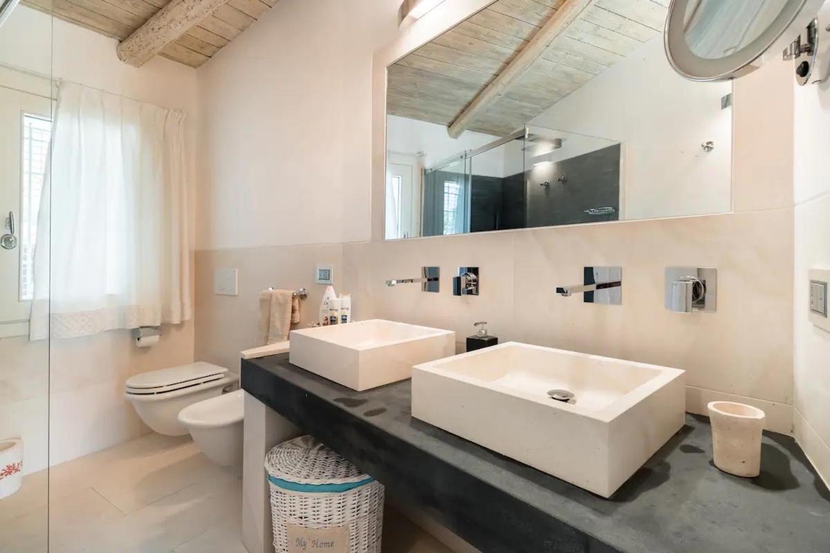 Villa Sul Mare Con Piscina E Jacuzzi Privata Baja Sardinia Eksteriør bilde